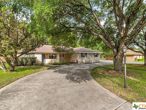 2nd image of 1215 Clearwater Dr