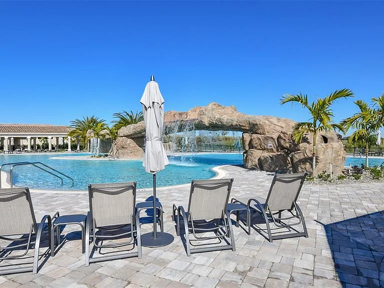5624 Palmer Cir #203 — Photo 48
