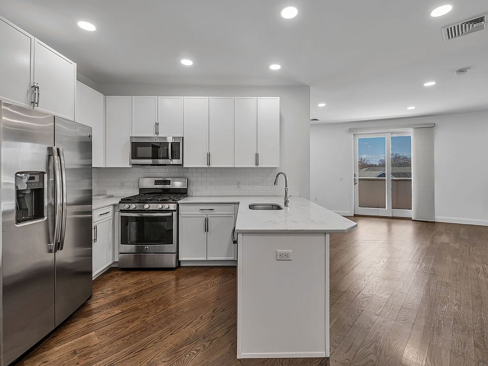1st image of 11 Madison Ave #303