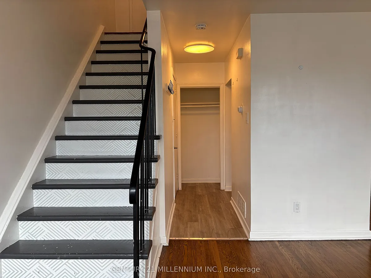 Building Photo - 928 Pape Ave #1