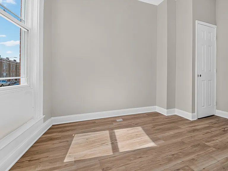 512 Sanford Pl — Photo 6