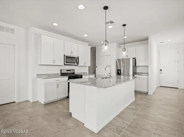 7322 S Gray Jay Dr, Tucson, AZ 85747