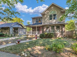 912 W Daniel St, Champaign, IL 61821