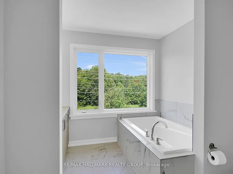 749 Newstead Cres — Photo 30