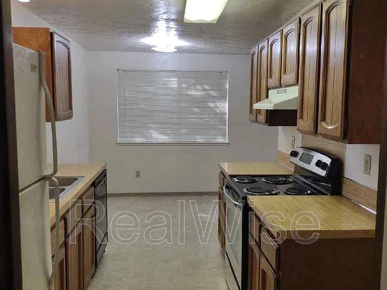 112 Sunset St #B — Photo 5