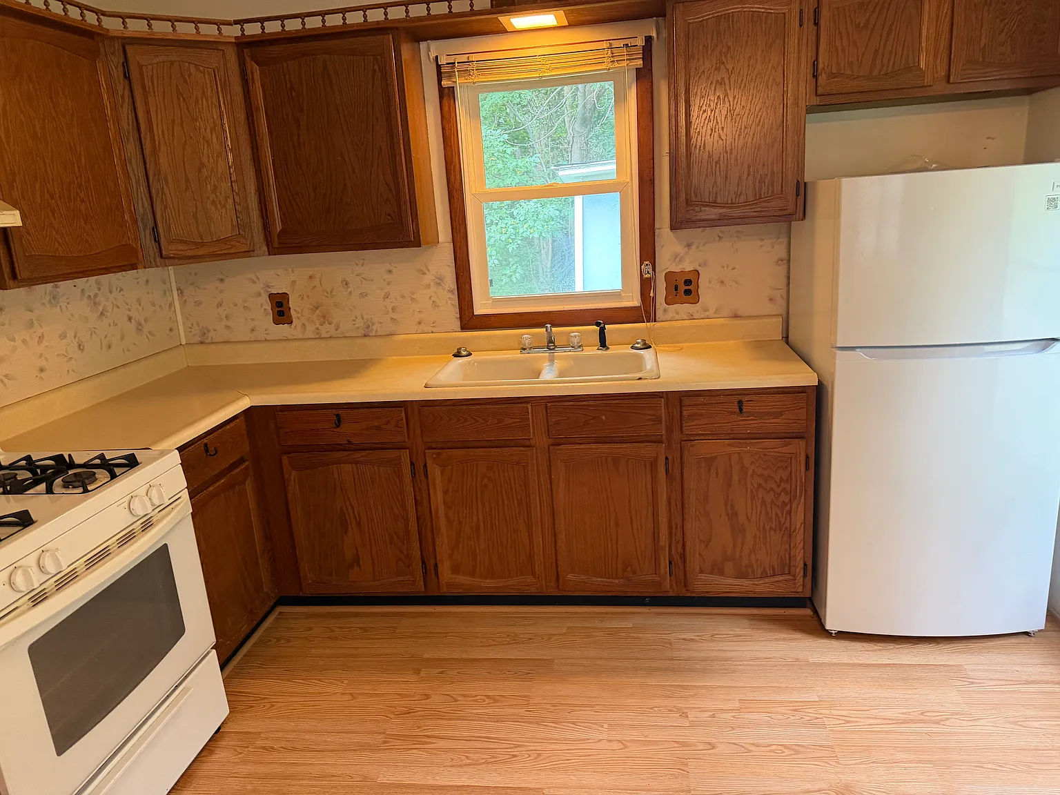 2 bed, 800 sqft, $1,049 — Photo 2