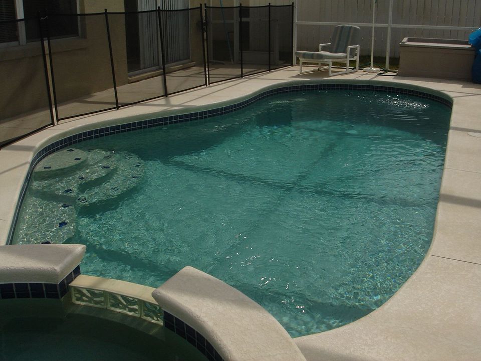 1st image of 724 Pinewood Dr