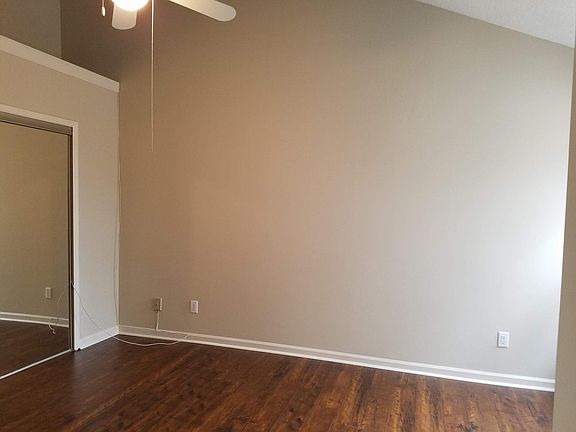 3rd image of 1309 Red Deer Way