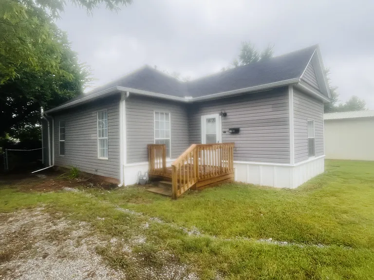 601 Bigbee Dr — Photo 1