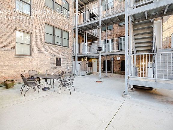 3rd image of 6853 S Ridgeland Ave #302