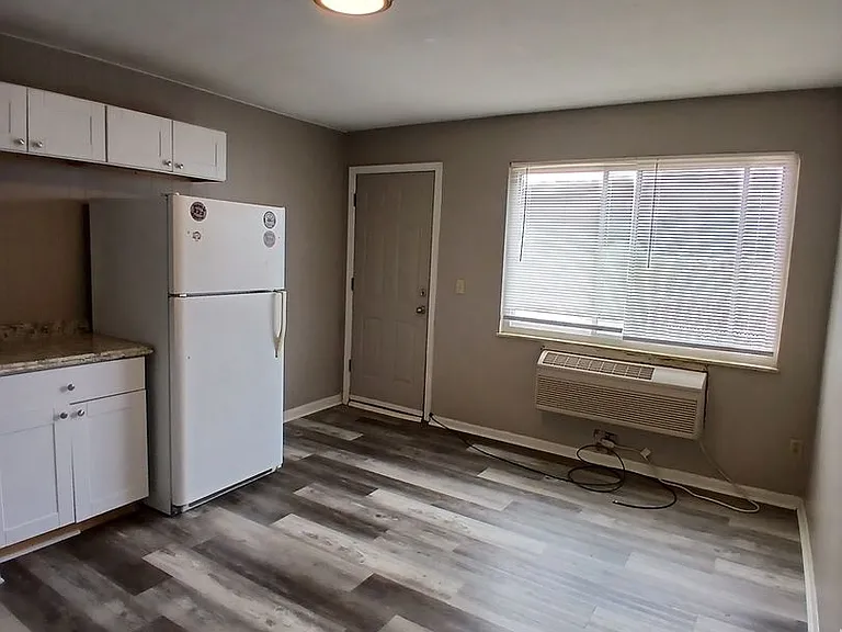 4213 Lake Land Blvd — Photo 2