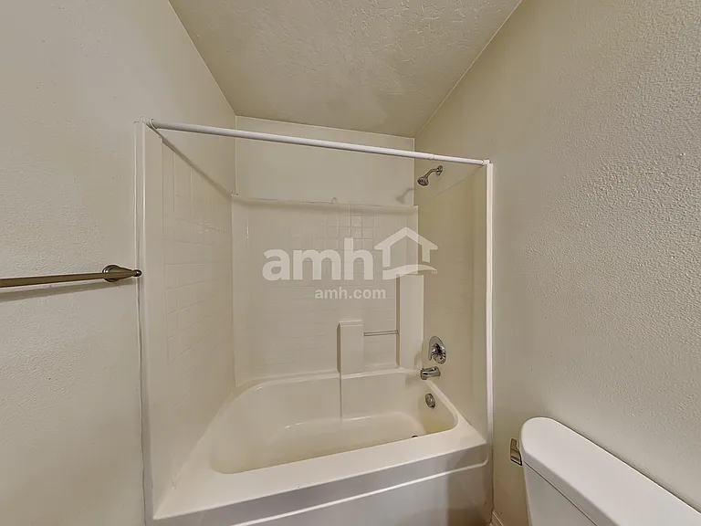 1211 N Cambrick Dr — Photo 15