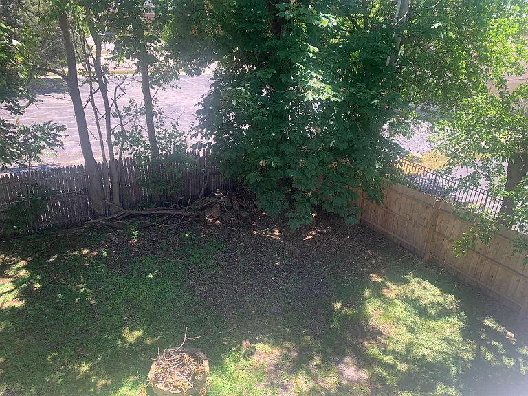 208 N Linn St — Photo 16