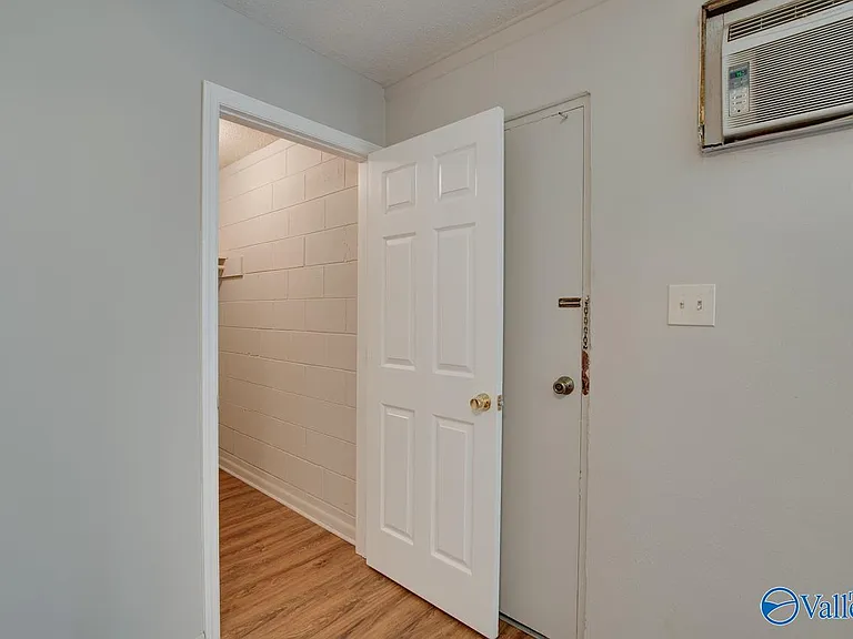 1328 Oshaughnessy Ave NE #B — Photo 11