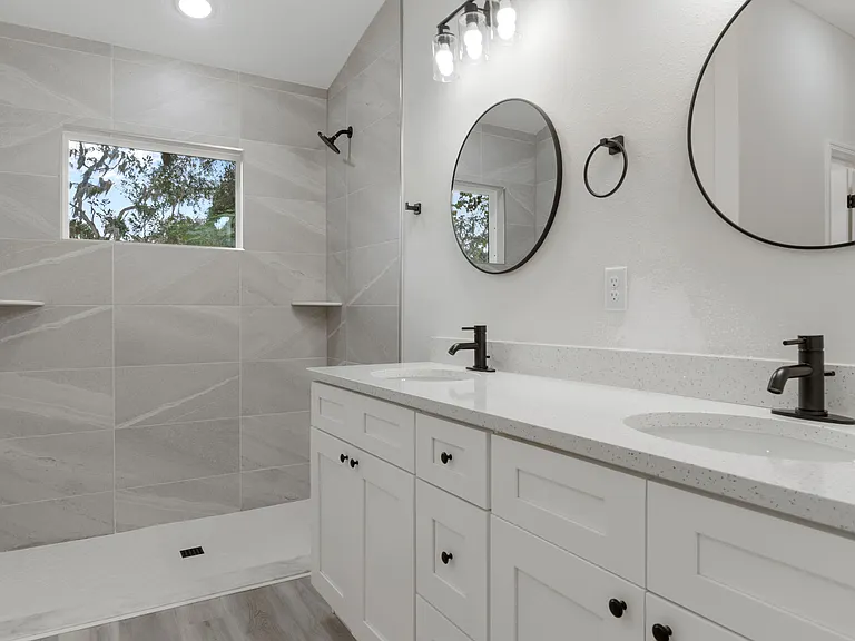 4865 E Princeton Ln — Photo 13