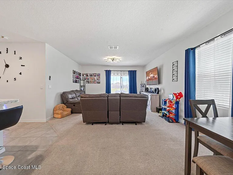 1927 Sloan Ct — Photo 23
