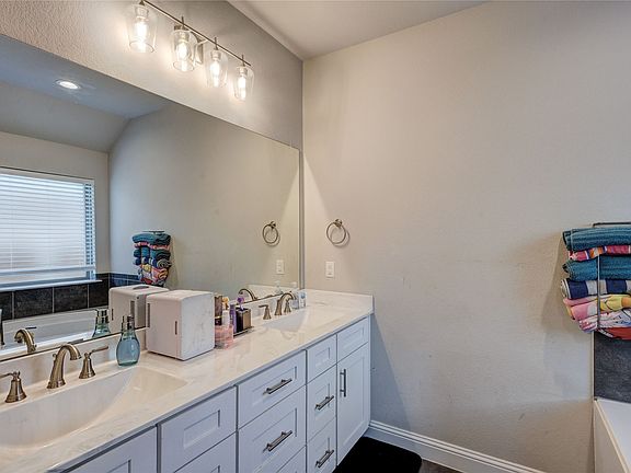 5th image of 1408 Eagle Nest Dr