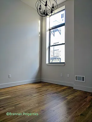 Rented by Manhattan Management LLC | media 26