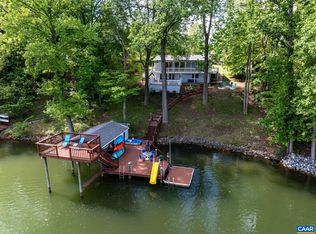 127 Hearthside St, Moneta, VA 24121
