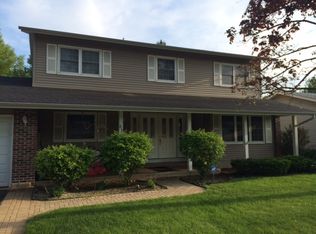 63 Essex Rd, Elk Grove Village, IL 60007