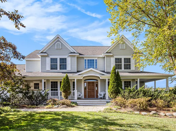 9975 Young Ave NE, Rockford, MI 49341