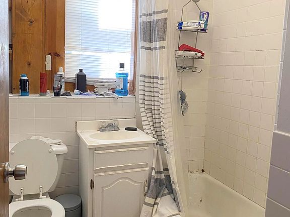 2nd image of 40 Jay St Unit 40