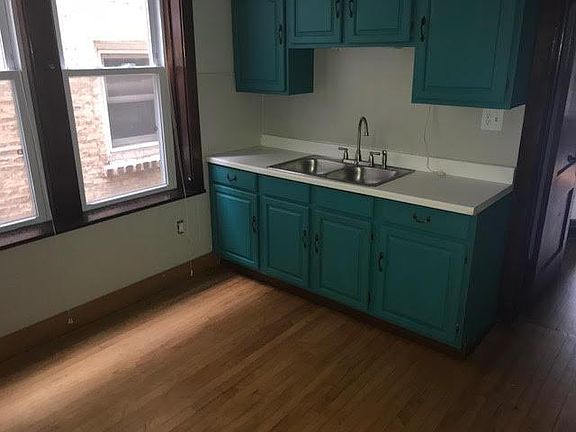 2nd image of 2240 W Berteau Ave APT 1W