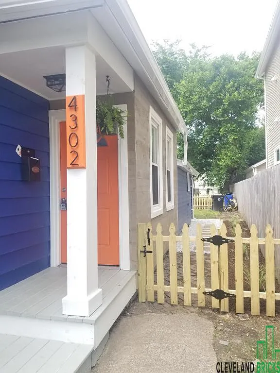 2 bed, 1281 sqft, $2,099 — Photo 1