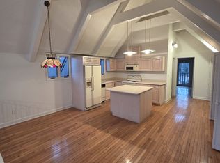 548 River Bend Rd #2, Great Falls, VA 22066