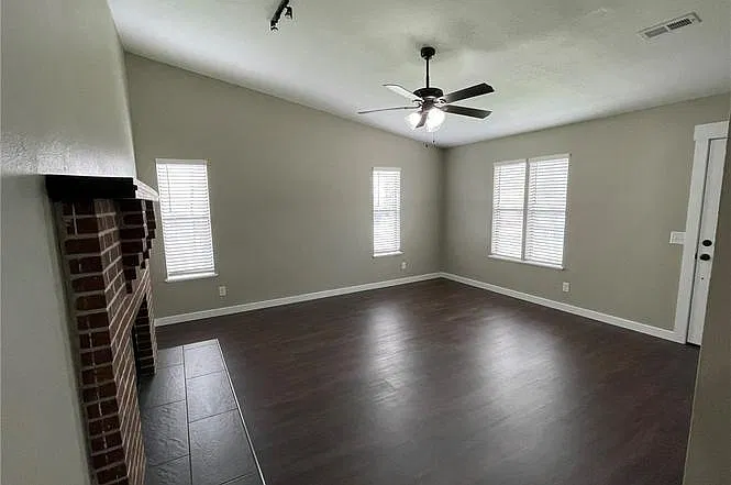 3 bed, 1329 sqft, $1,450 — Photo 4