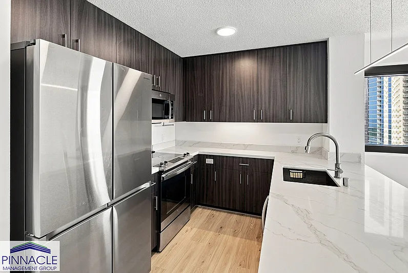 2 bed, 1.0 bath, 790 sqft, $3,800 — Photo 3