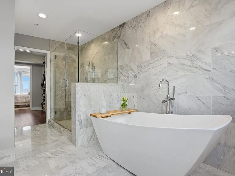 611 N Galloway St — Photo 22