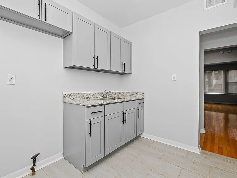 6757-6759 S Clyde Ave #2106-2108 — Photo 8