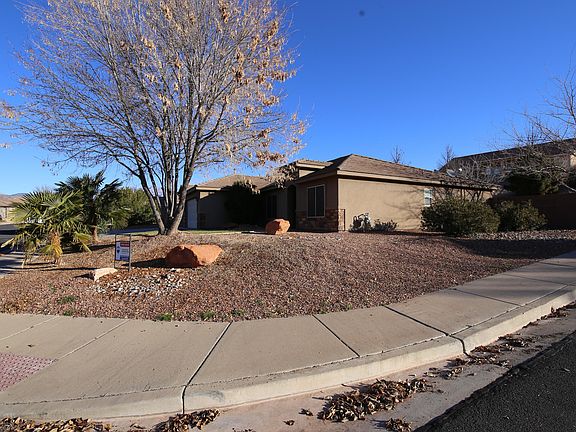 2nd image of 912 N Rolling Hills Rd