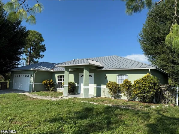 372 Carrillon Ave S, Lehigh Acres, FL 33974