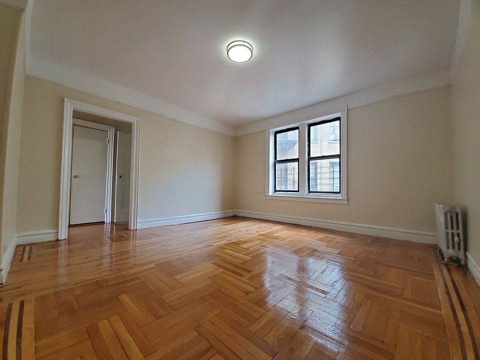 2nd image of 1980 Unionport Rd APT B43