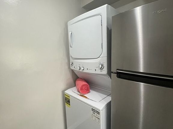 2nd image of 87 N Wilson Ave #2