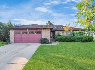 403 Westwood Dr, Friendswood, TX 77546