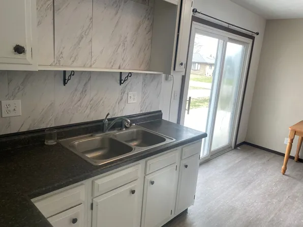 301 N Carole Ave, 301 N Carole Ave APT 4, Hanna City, IL 61536
