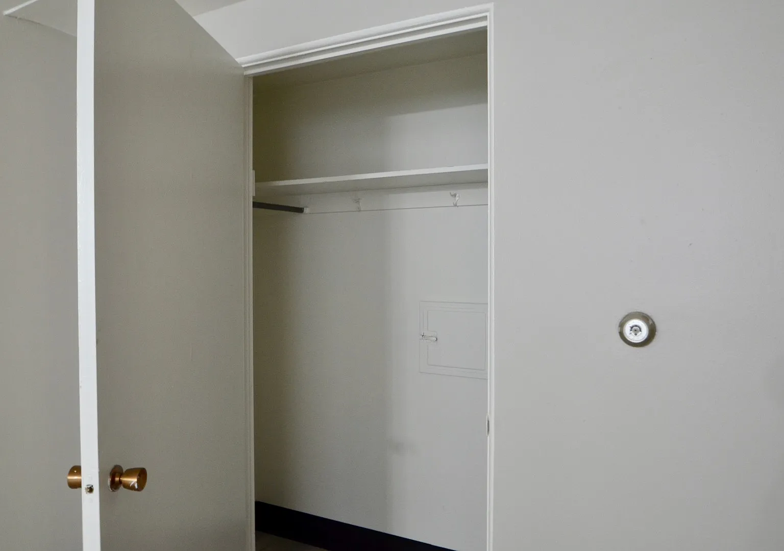 Campus Apartments — Photo 4