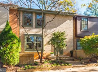 2147 Golf Course Dr, Reston, VA 20191