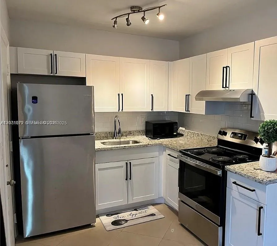 Palmview Condominium Apar — Photo 4