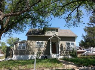 517 E 3rd St, Ellsworth, KS 67439