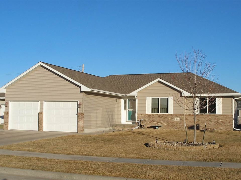 1st image of 819 12th Ave
