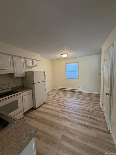 2 bed, 1.5 bath, 1024 sqft, $875 — Photo 3