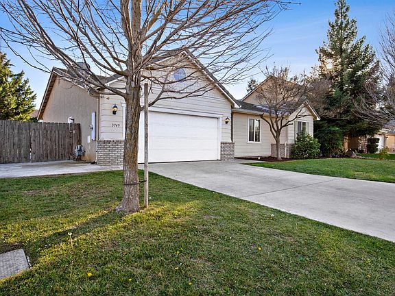 3rd image of 3749 E Cambridge Ct