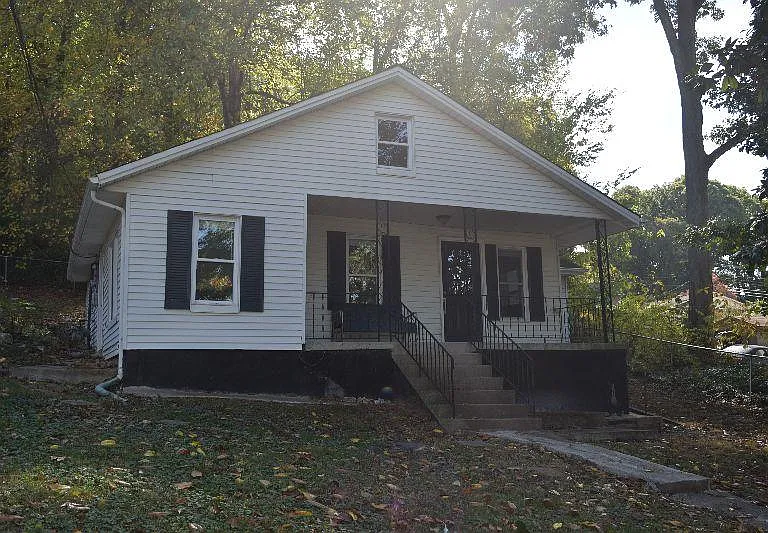 3508 Primrose Ave — Photo 1