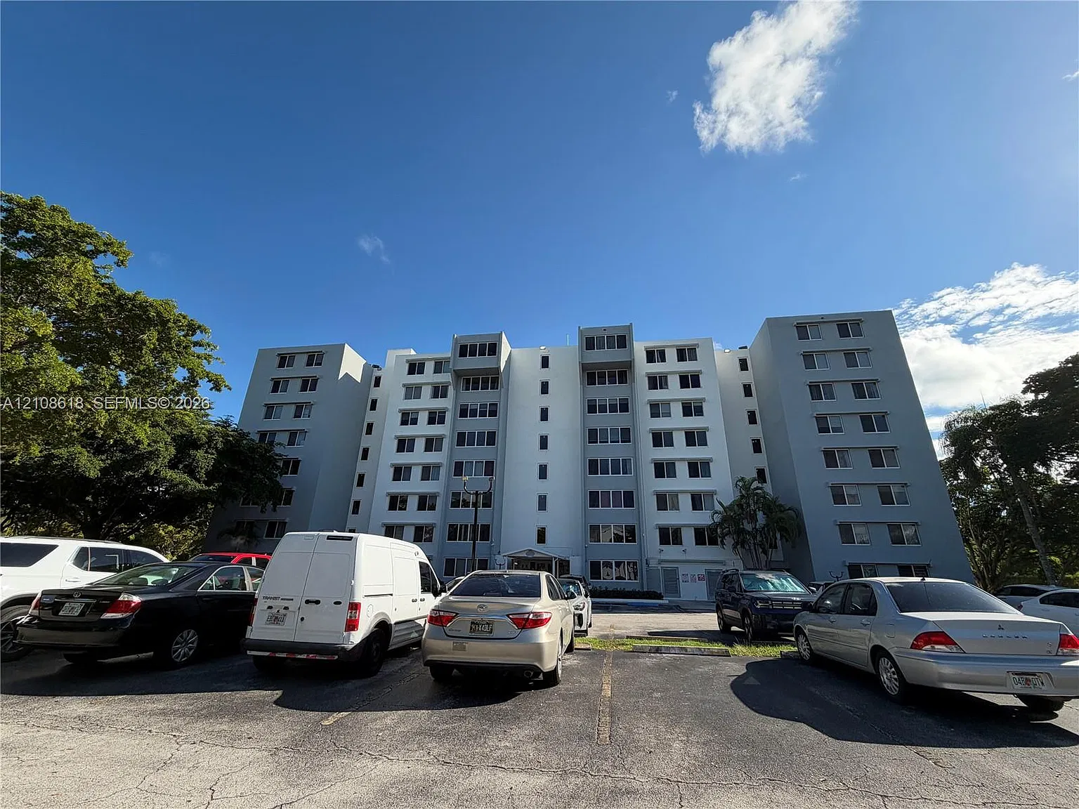 Dadeland Place Condo — Photo 2
