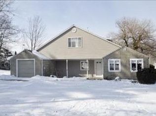 7162 Shoreline Dr, Delton, MI 49046