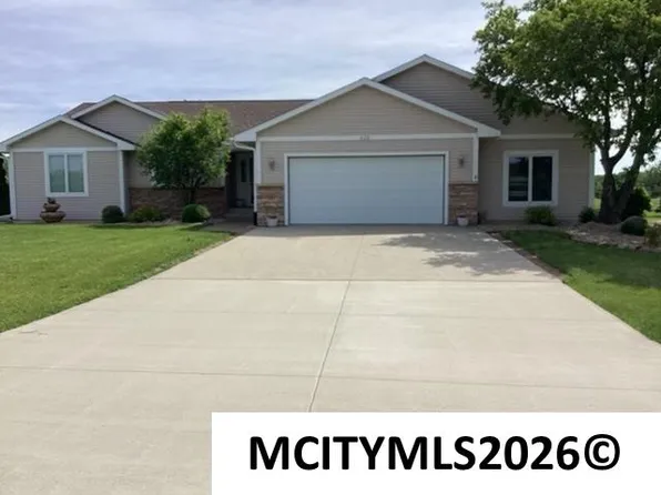 428 Brickyard Rd, Sheffield, IA 50475